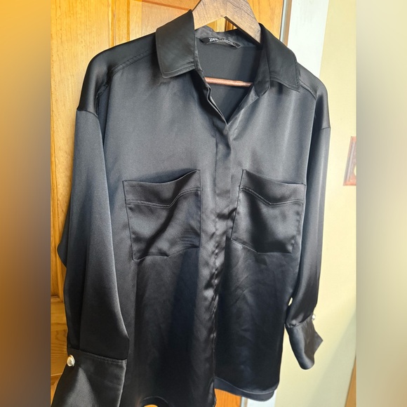 Zara Women's Elegant Black Satin Shirt - Picture 3 of 9